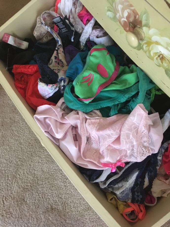 Do girls wear colour matching panties and tops or panties and skirt?