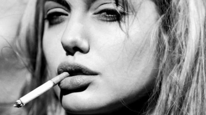 Guys, is it attractive or unattractive when a girl smokes?