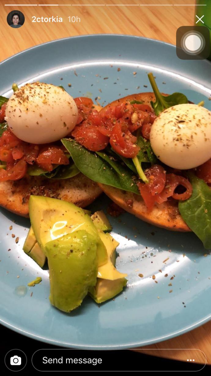 What bread do you think is used in this breakfast meal?