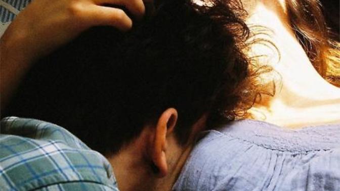Do guys like girls running fingers through their hair?