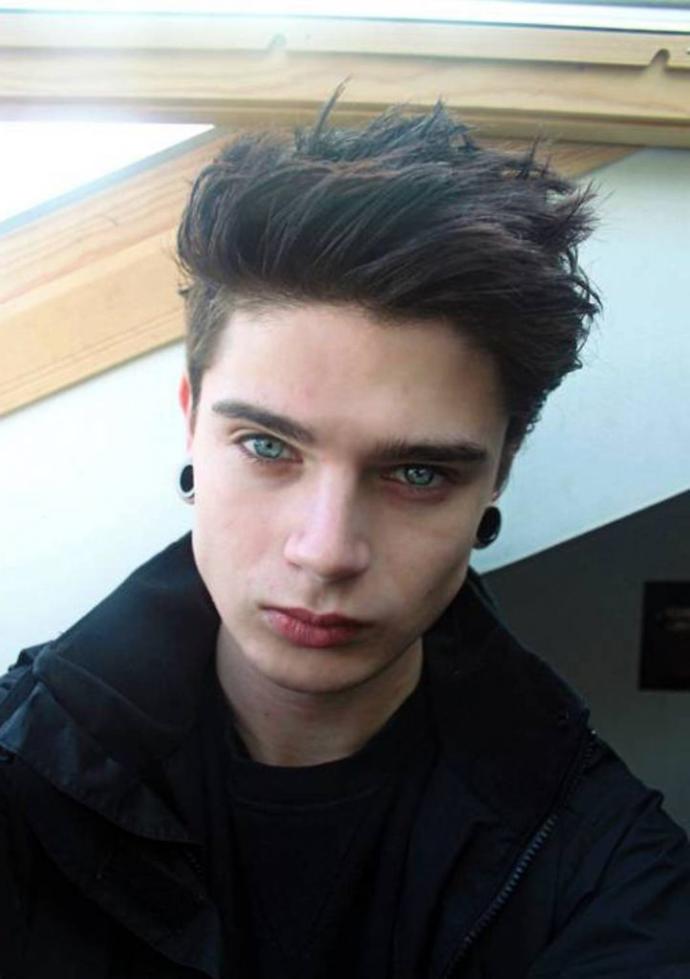 As a normal person would you date a goth person?