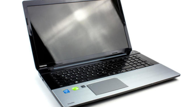 Toshiba S70-A-11E VS ASUS ROG GL553VE-DS74?