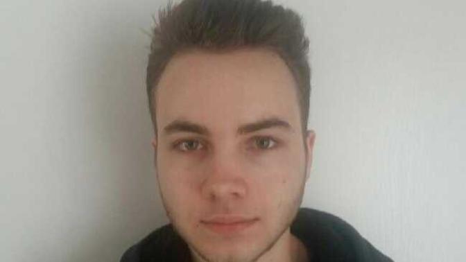 Hello, in order to know which hairstyle i'll stay with, i'd like to know which one look better the new or the old (the new is with white background)?