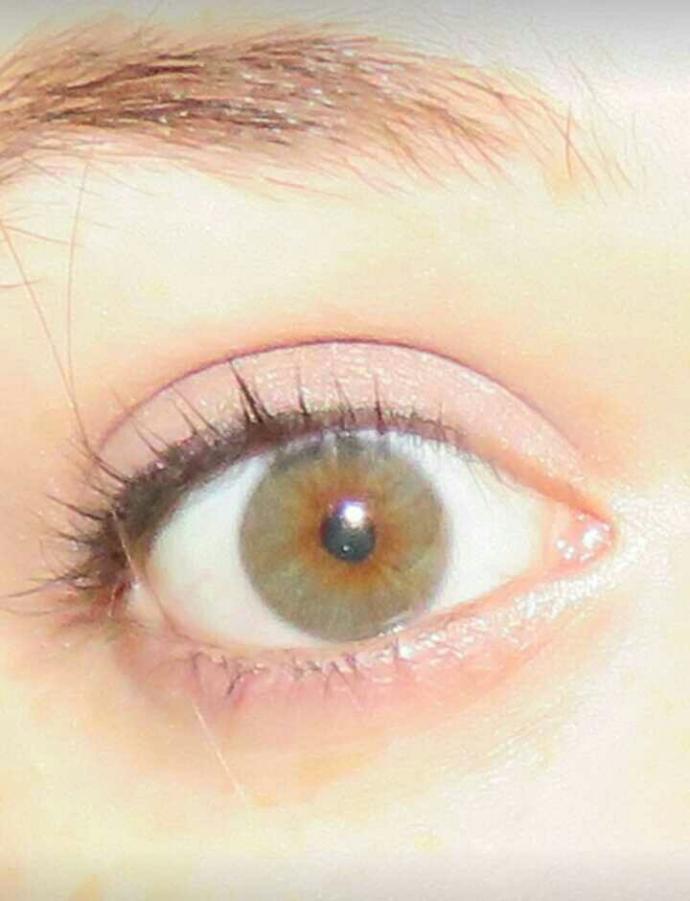 What on earth is my eye color?