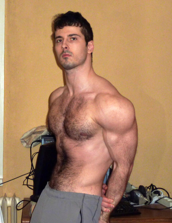 How do I look here? Poll: Should I manscape?