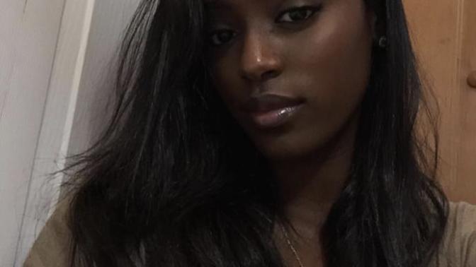 Guys would you date her?