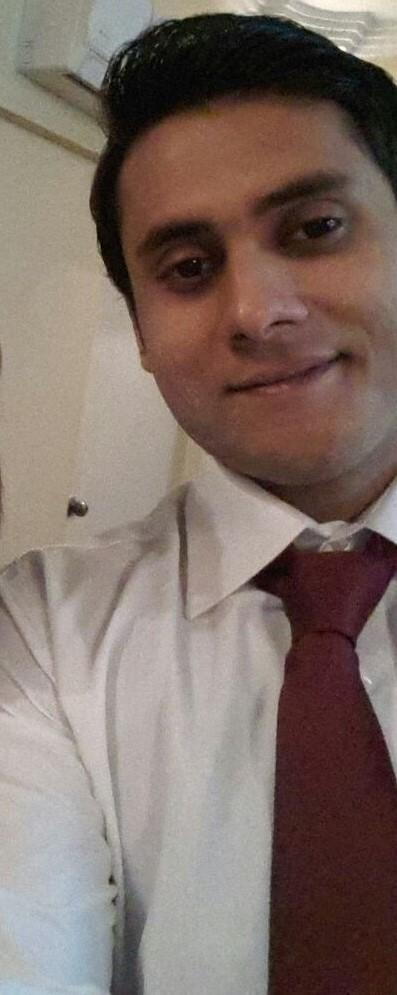 Ladies ! which kind of photo of mine,you are more likely to swipe right on any dating site/app,if you saw my profile ?