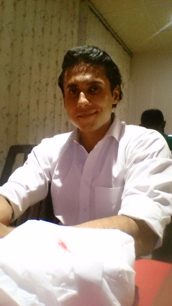Ladies ! which kind of photo of mine,you are more likely to swipe right on any dating site/app,if you saw my profile ?
