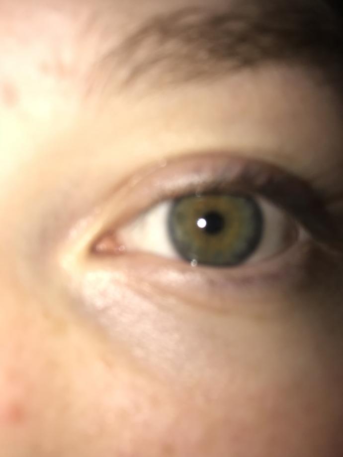 what color is my eyes?