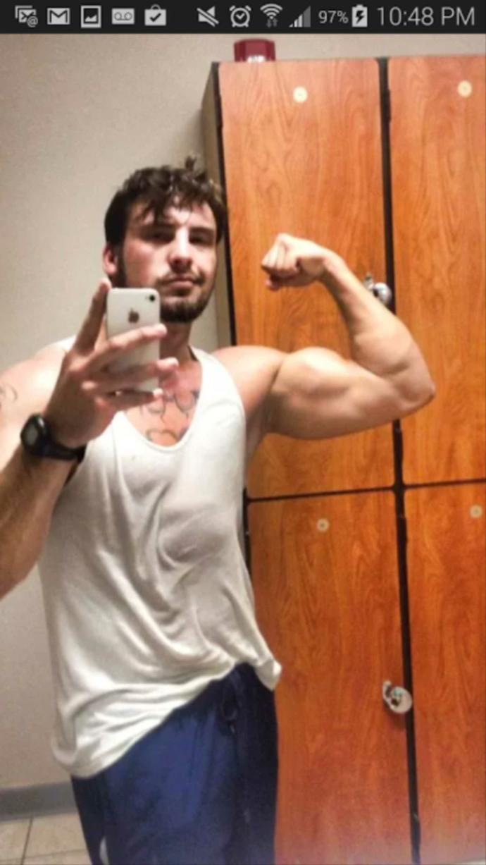 Are gym rats more vain & narcassistic than actual athletes?