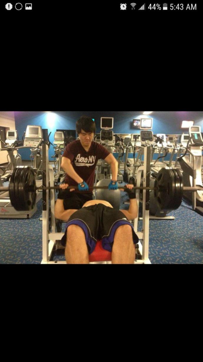 Are gym rats more vain & narcassistic than actual athletes?