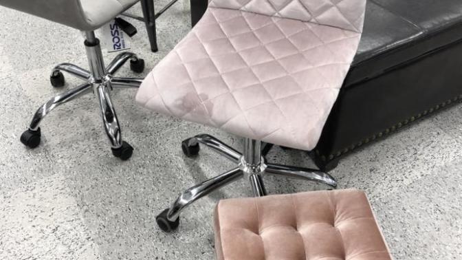 Does this chair match this ottoman?