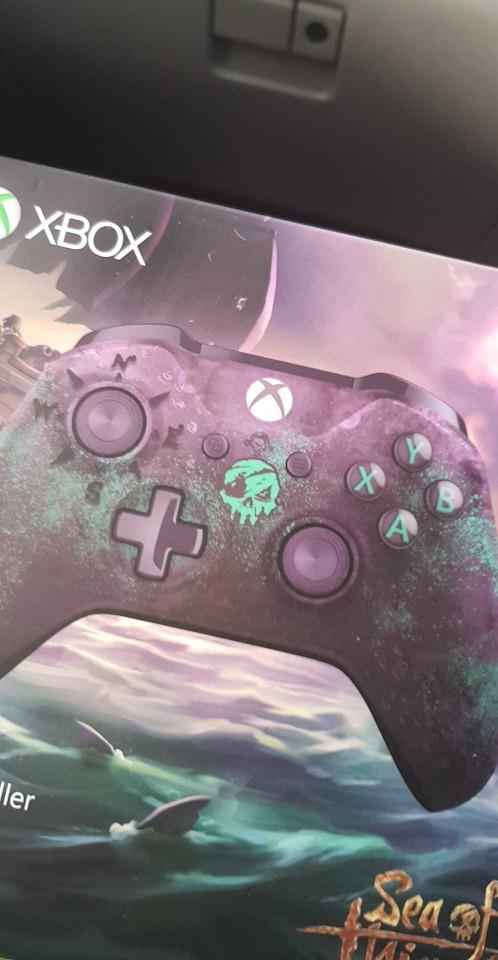 The real war to end all wars... Xbox or PlayStation??