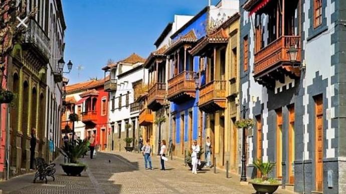 Where should I go for my next adventure: PORTUGAL or GRAN CANARIA?