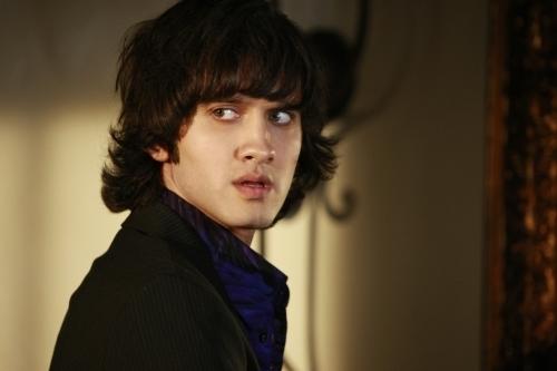 Girls, Girls rate the look of this actor out of 10?