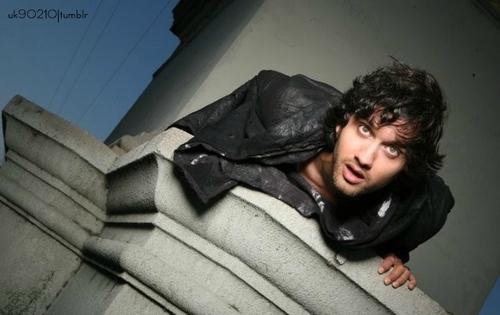Girls, Girls rate the look of this actor out of 10?