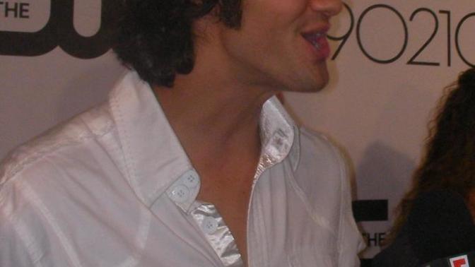 Girls, Girls rate the look of this actor out of 10?