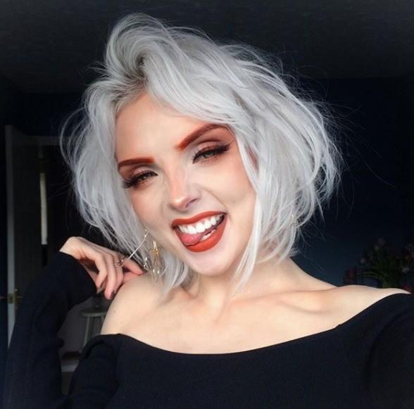 Which do you prefer, makeup or natural??
