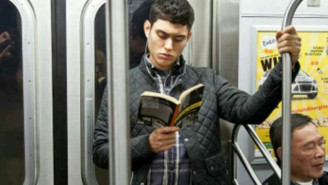 What is your first impression of a girl/guy reading in public?