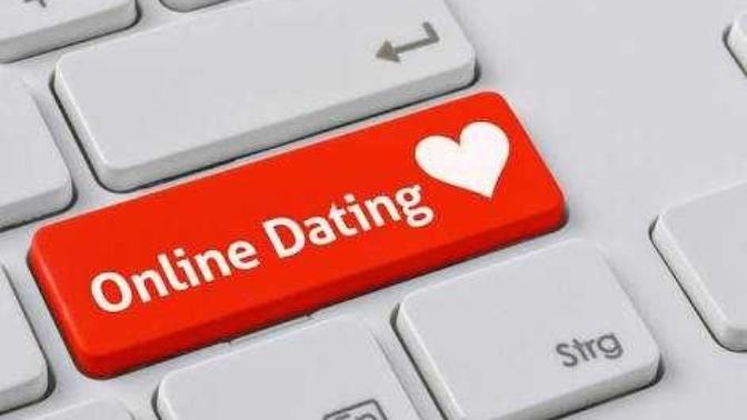 Online dating? What ruins the first conversation? (Advice welcome)?
