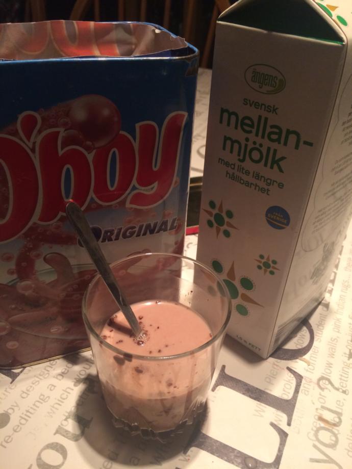 Does chocolate milk come from brown cows?