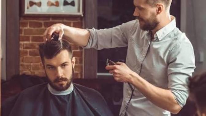 Should this barber face discrimination charges for refusing to cut a girls hair?