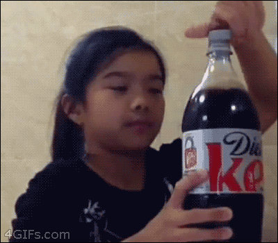 Is it ok to drink cola and mint at the same time?