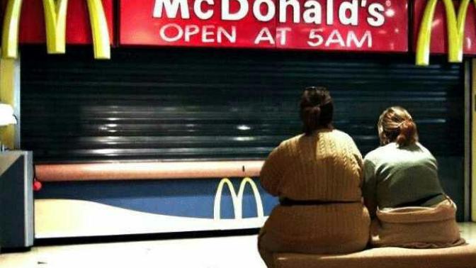 Should there be a requirement to include obese people in the fast food commercials?
