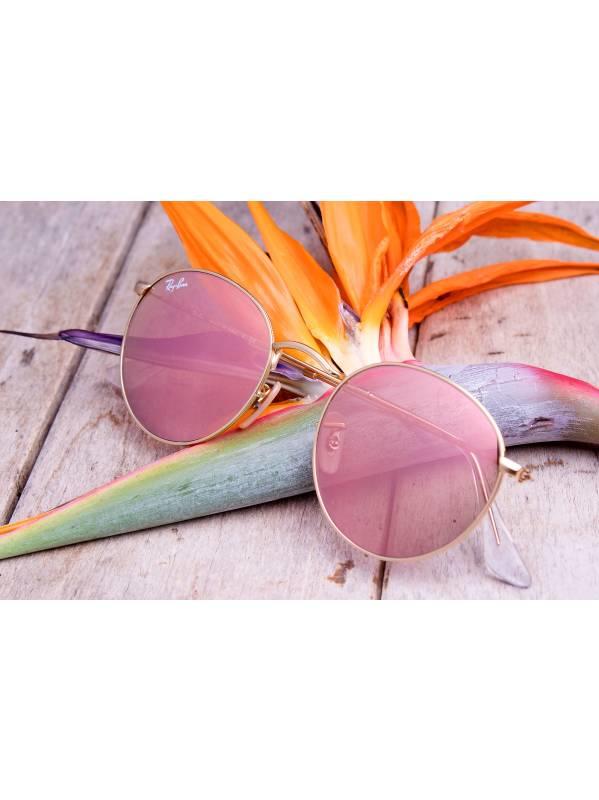 Which sunglasses would you say are cuter?