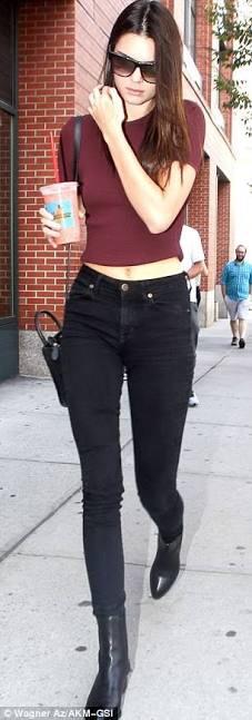 Which outfit is hotter? (colourwise not style)?