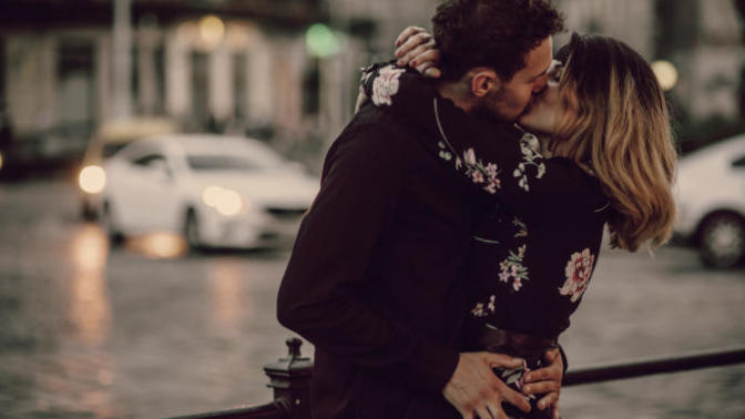 Do you kiss on the first date?