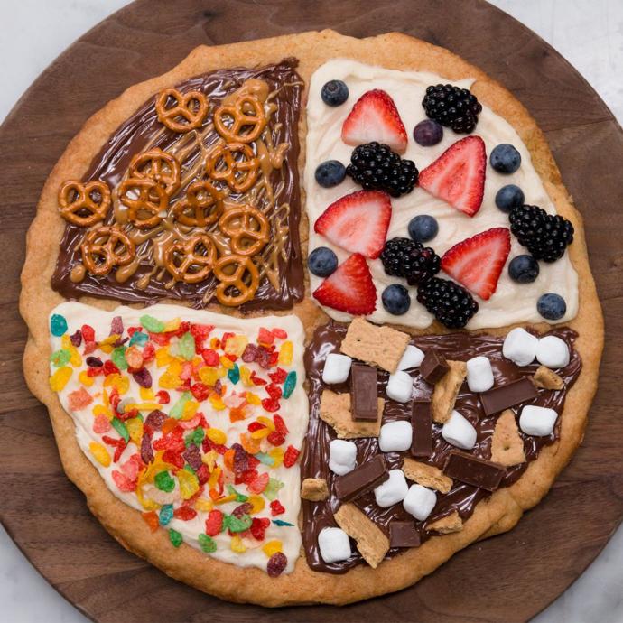 Does this sugar cookie "pizza" look tasty to you?