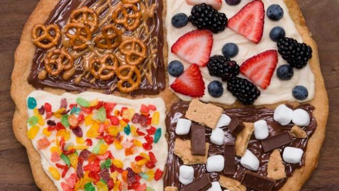 Does this sugar cookie "pizza" look tasty to you?