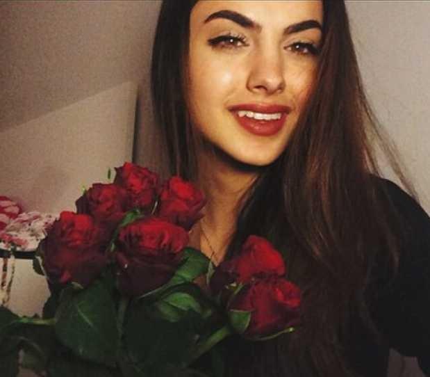 Rate this girl??