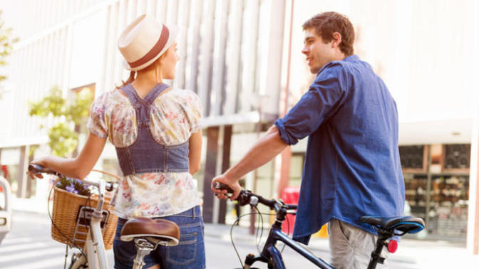 How long should you wait before asking a girl out?