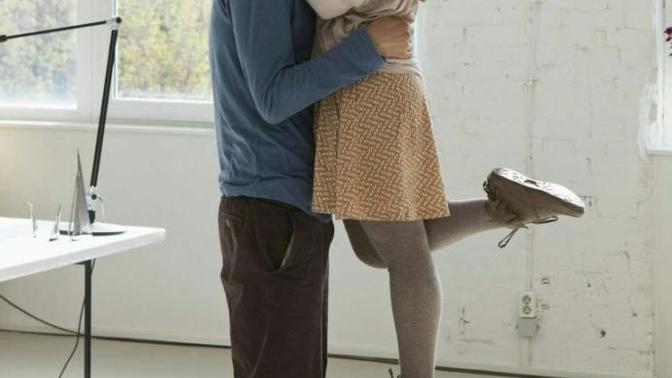 Boys: How would you feel dating a girl under 4'6"?