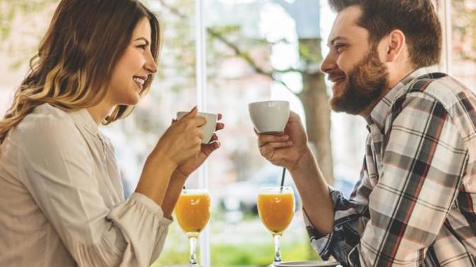 Who should text first after first date?