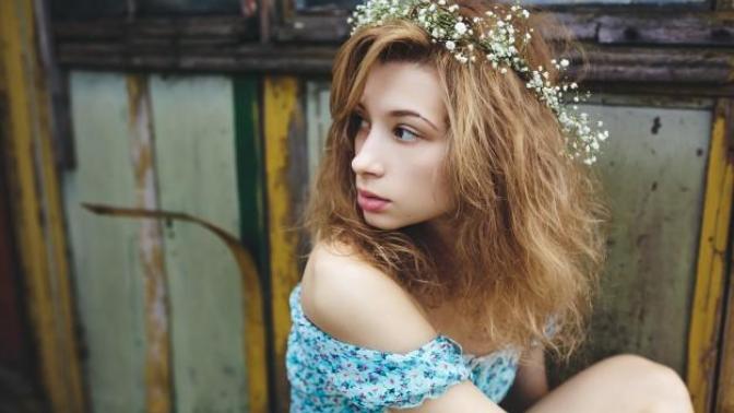 How to talk to a shy girl?