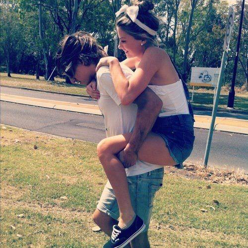 Can a girl and a guy be friends without catching feelings or making things complicated?