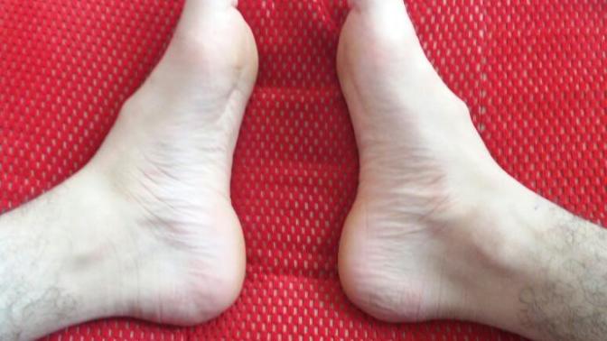 Girls, would you date a guy has small feet like this?