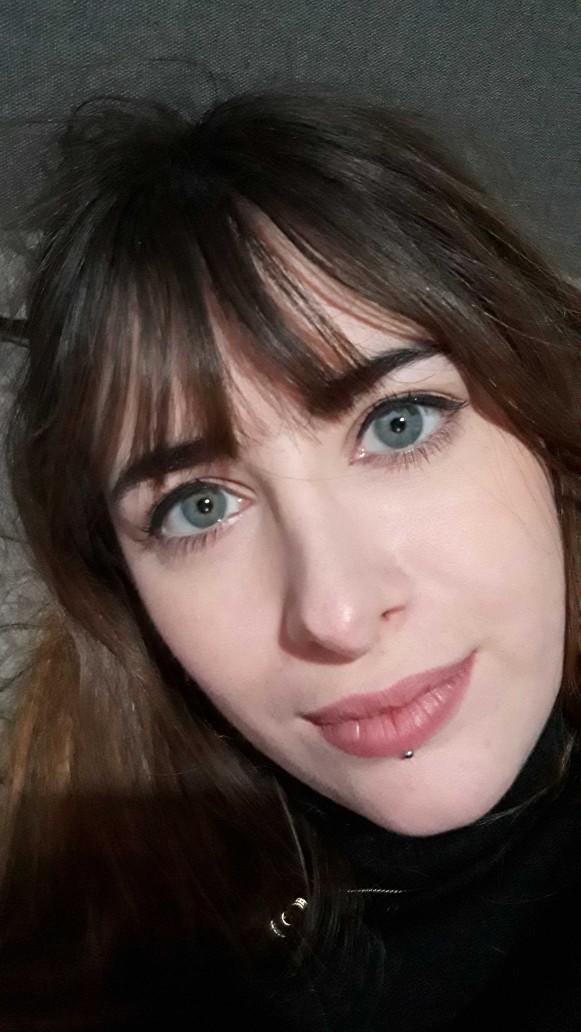 Do you think I look like Dakota Johnson?