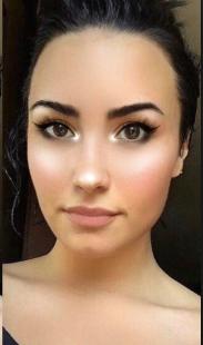 Do Guys prefer girls natural makeup or Glam?