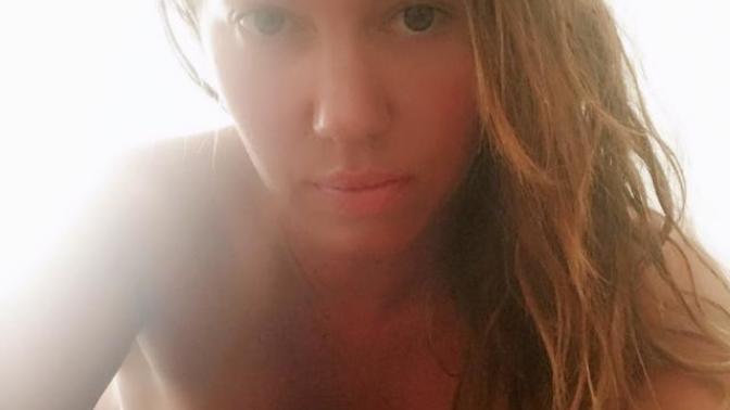 Are girls jealous of other girls who post sexy photos?