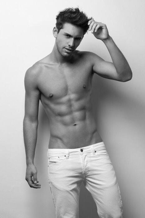 Girls, which body type is your favorite on a guy? Guys, which body type do you want to have?