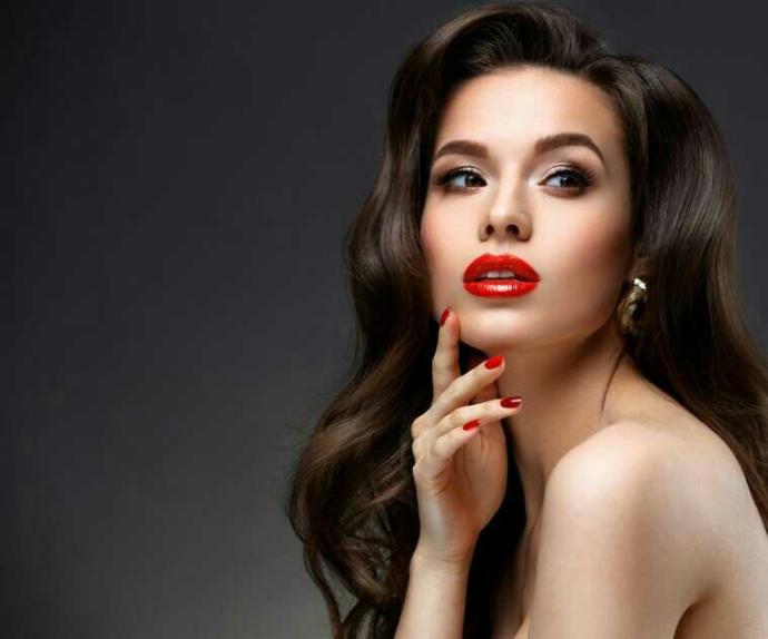 Red lipstick, too much?