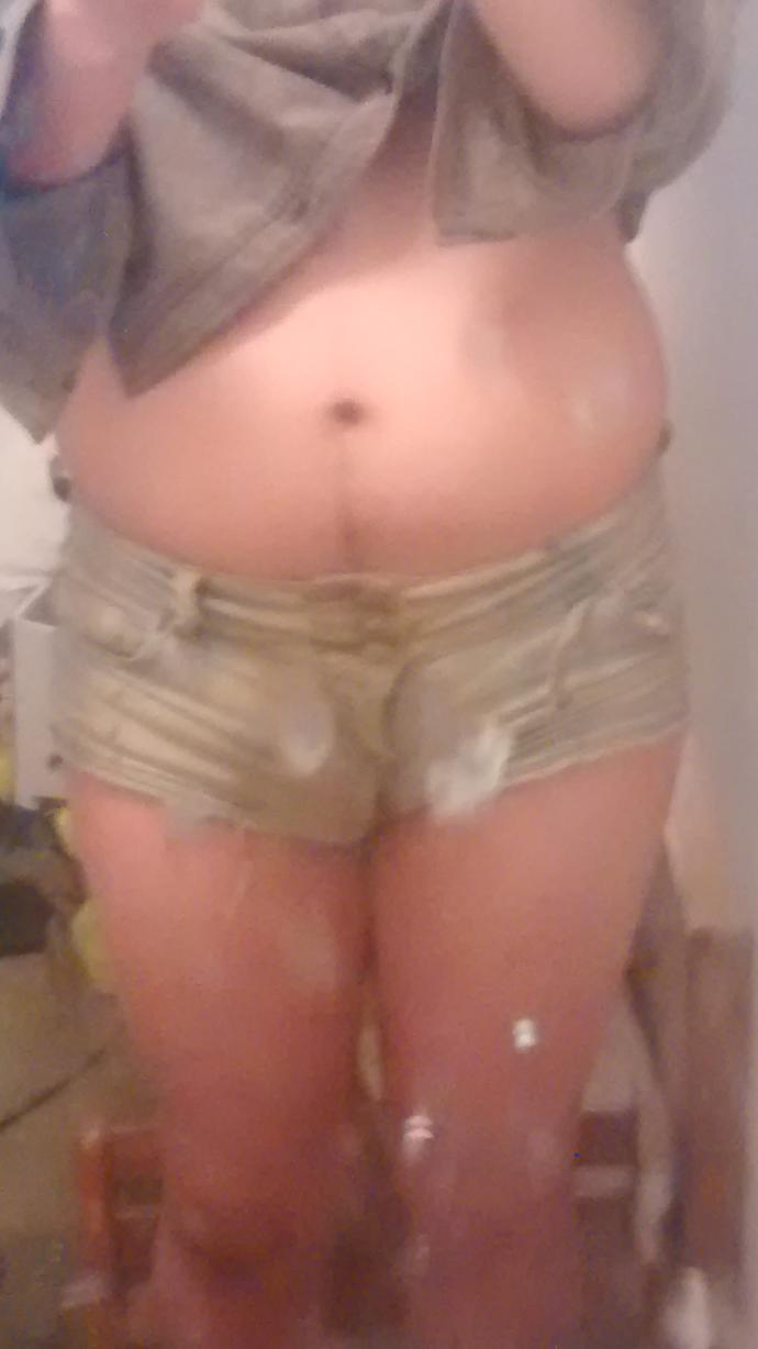 Girls, Do some girls actually like to wear very short jeans shorts as it don't extend past your fingertips with your arms extended?