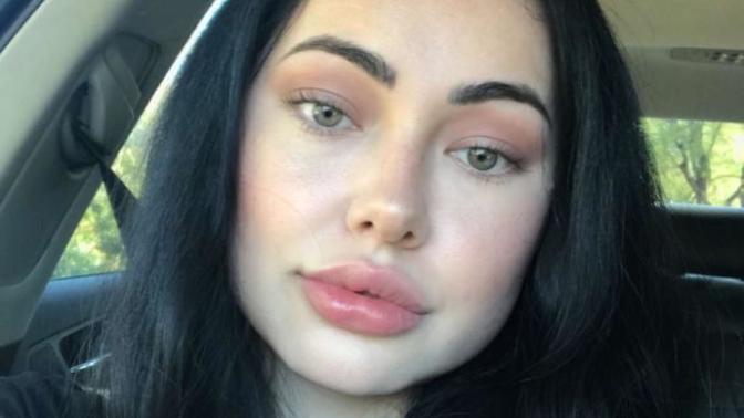 Which makeup look on me do you personally like more?