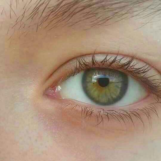 What eye colour is this? Hazel? Green?