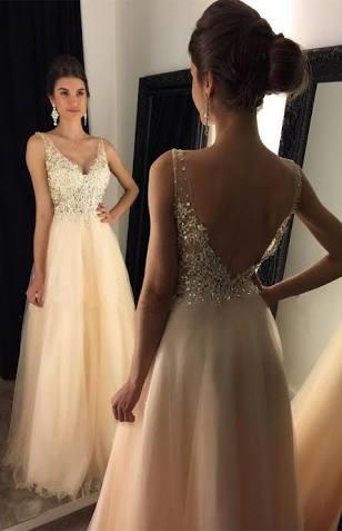 Which is the best dress for senior prom👗?