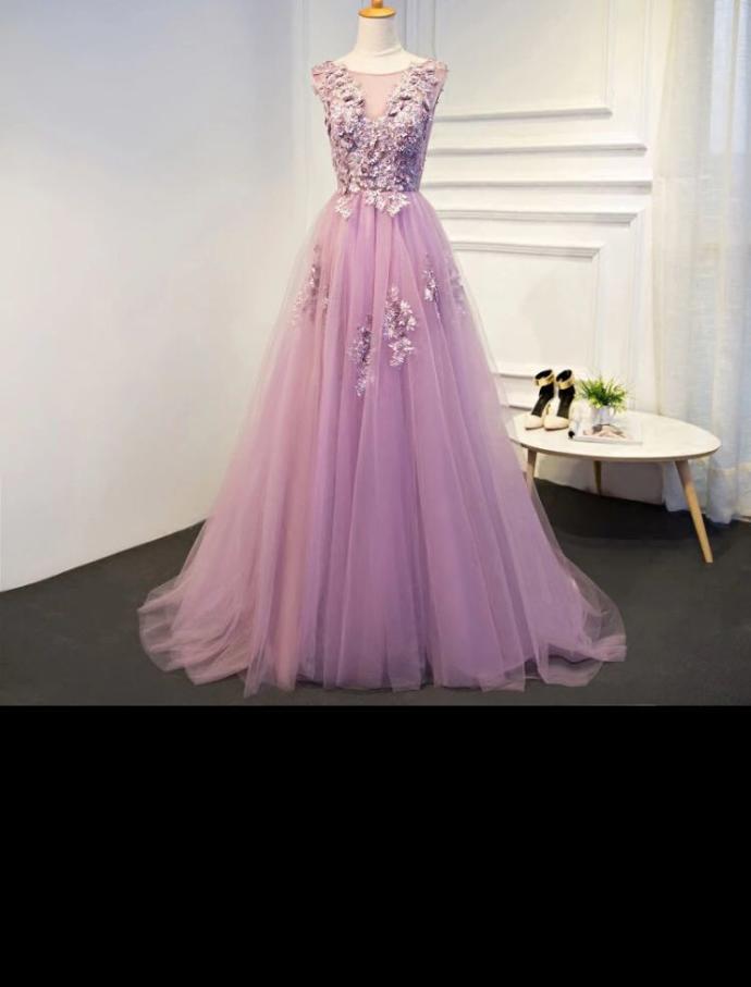 Which is the best dress for senior prom👗?